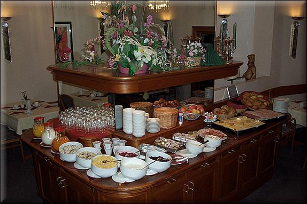 Hotel Astoria لبسيا المطعم الصورة