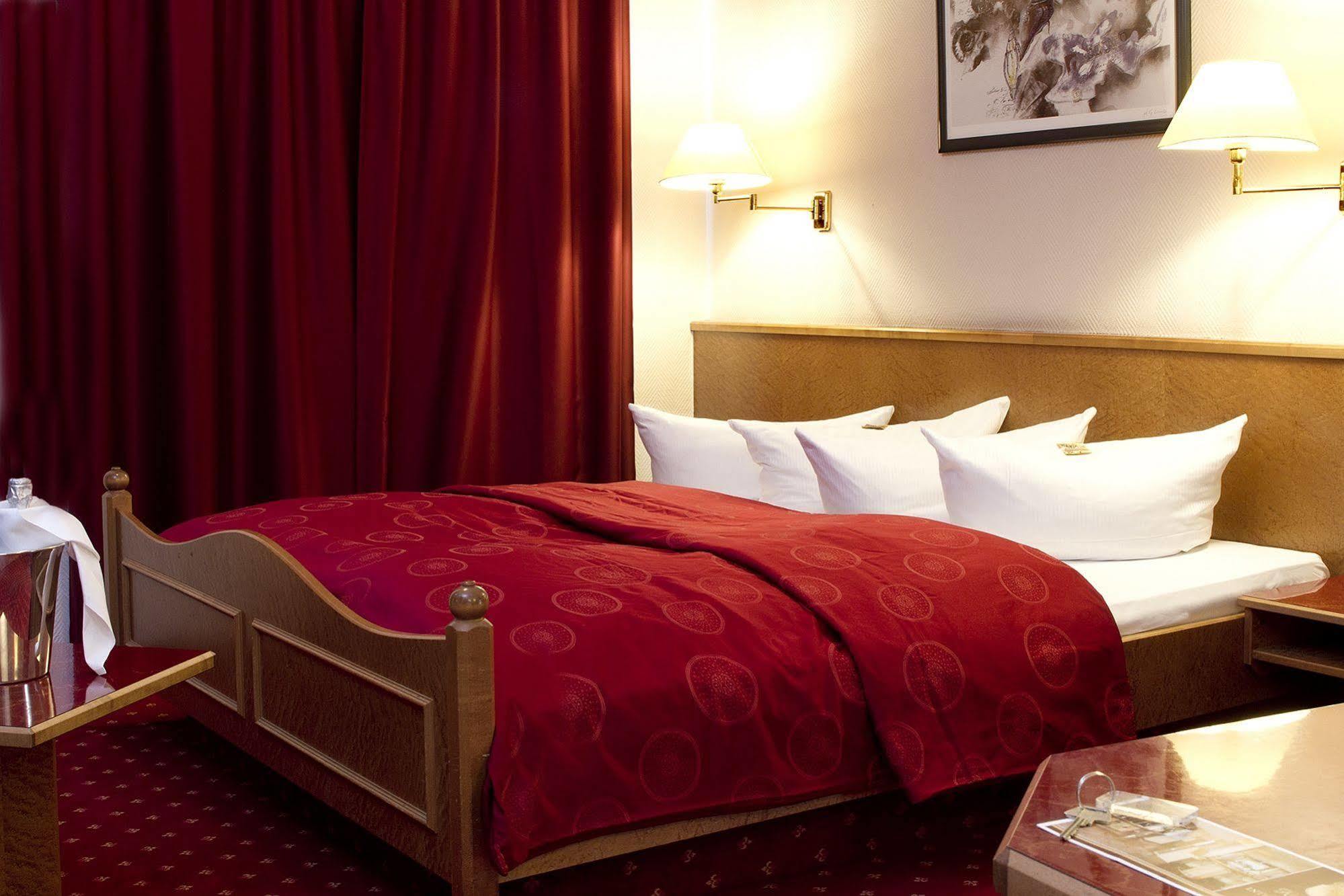Hotel Astoria لبسيا المظهر الخارجي الصورة